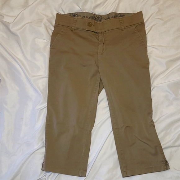 Lee Riders Khaki Capri Pants with Welt Pockets with Button & Slit Legs - Picture 1 of 6